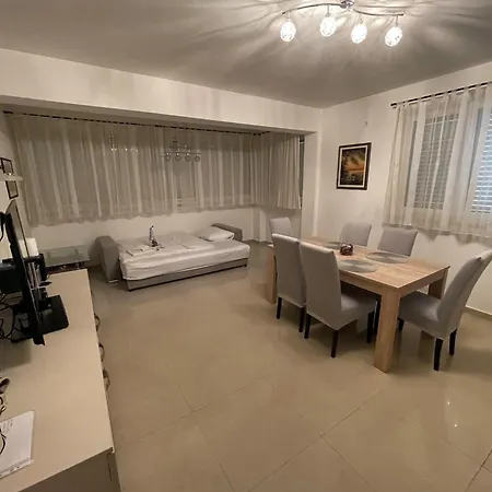 With Parking Space Palit, Rab - 18900 Apartmán New Translation